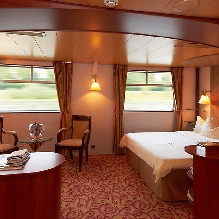 Knm Ms Switzerland I - Dusseldorf Hotel Kültér fotó