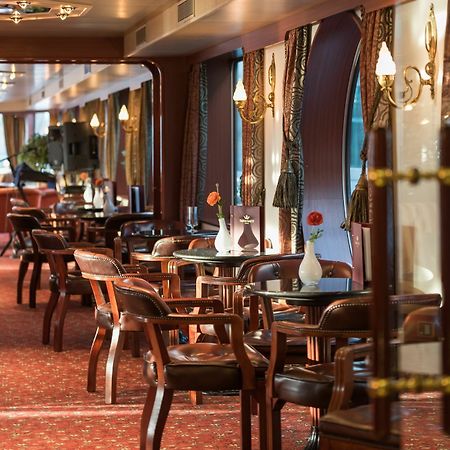 Knm Ms Switzerland I - Dusseldorf Hotel Kültér fotó