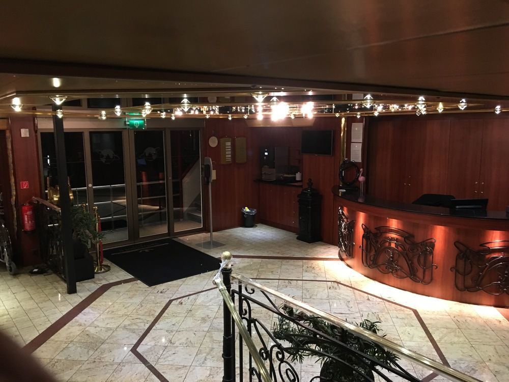 Knm Ms Switzerland I - Dusseldorf Hotel Kültér fotó