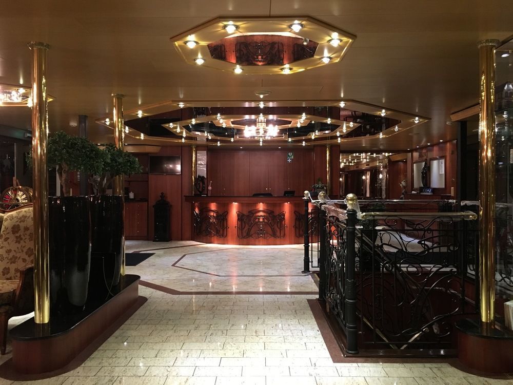 Knm Ms Switzerland I - Dusseldorf Hotel Kültér fotó