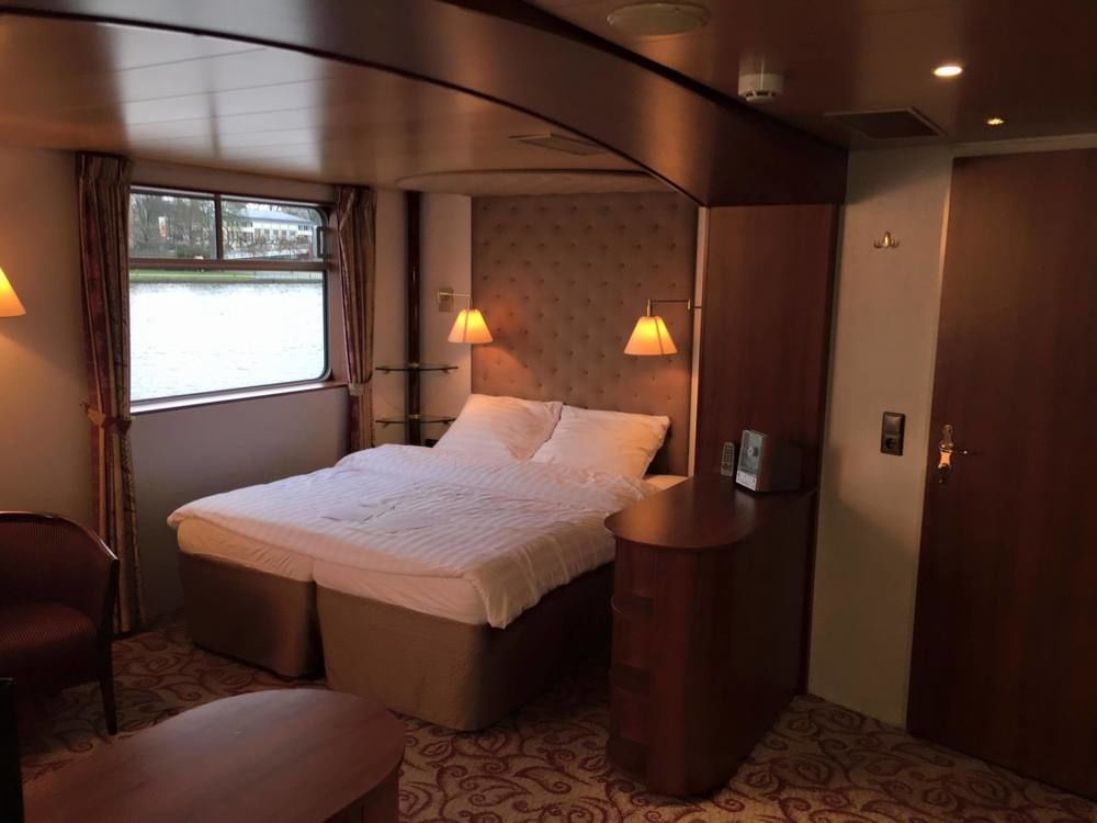 Knm Ms Switzerland I - Dusseldorf Hotel Kültér fotó