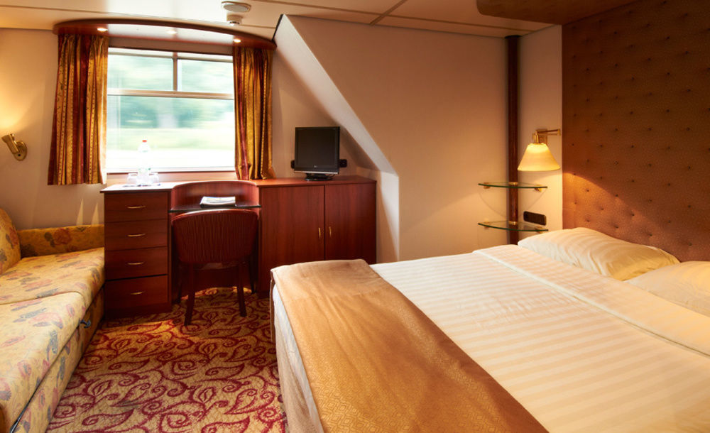 Knm Ms Switzerland I - Dusseldorf Hotel Kültér fotó