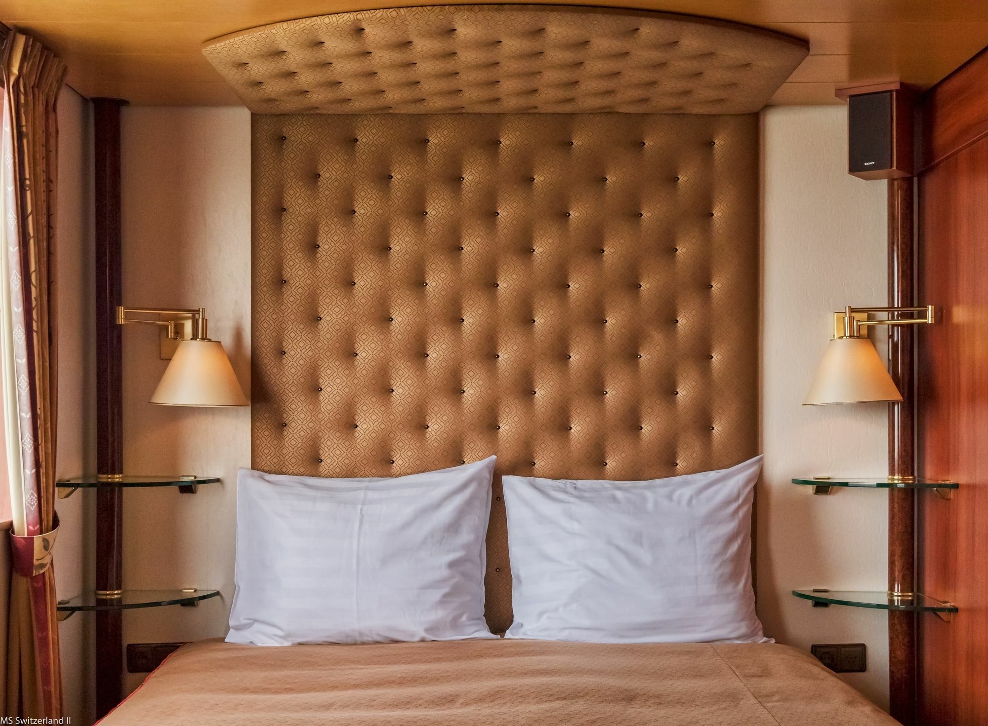 Knm Ms Switzerland I - Dusseldorf Hotel Kültér fotó